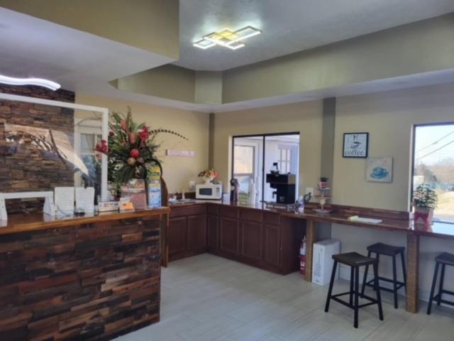 Smokies Inn - New Linens & Ultrafast Wifi - Friendliest Hospitality Guaranteed! Kodak Eksteriør bilde